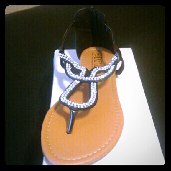 Sandals - Picture 1 of 5